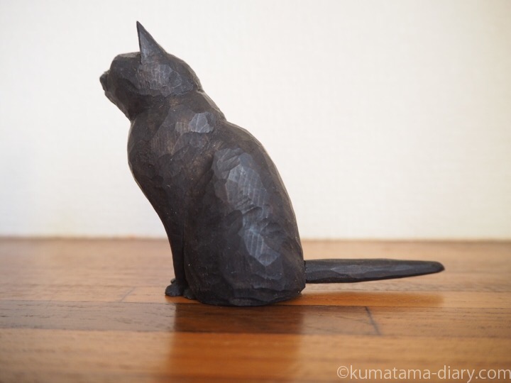 くま木彫り猫横