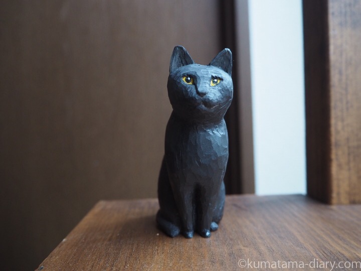 木彫り黒猫