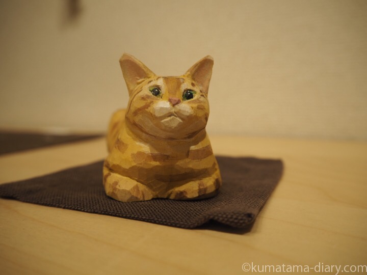 香箱茶トラ猫木彫り