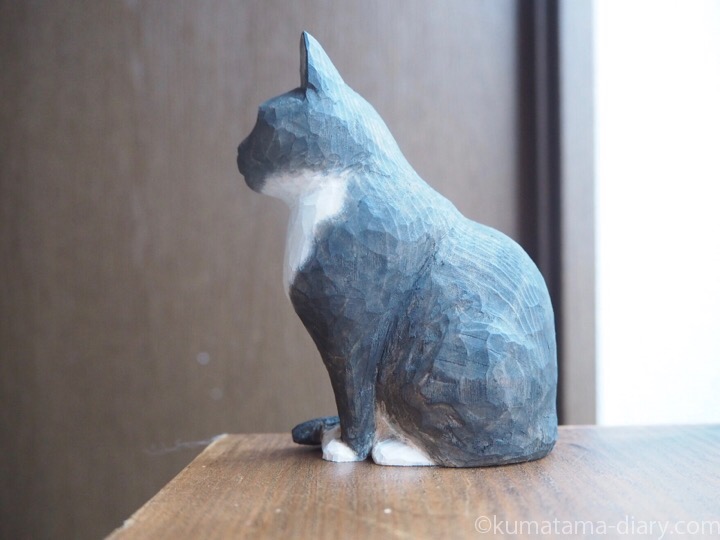 黒白猫木彫り左