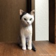 白黒猫木彫り猫