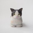 木彫り猫黒白猫香箱座り