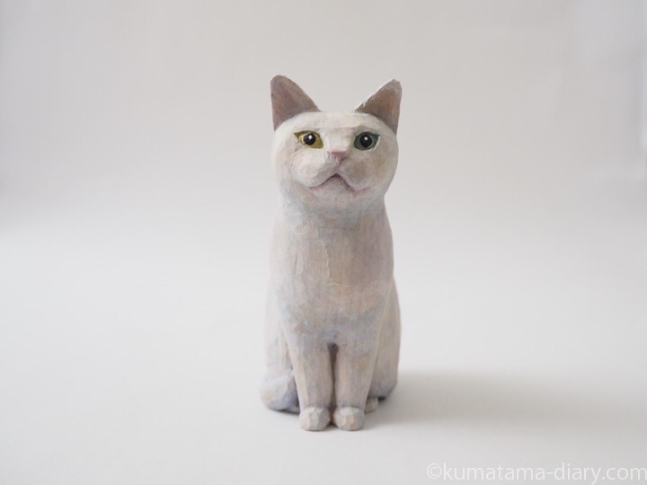 白猫木彫り猫