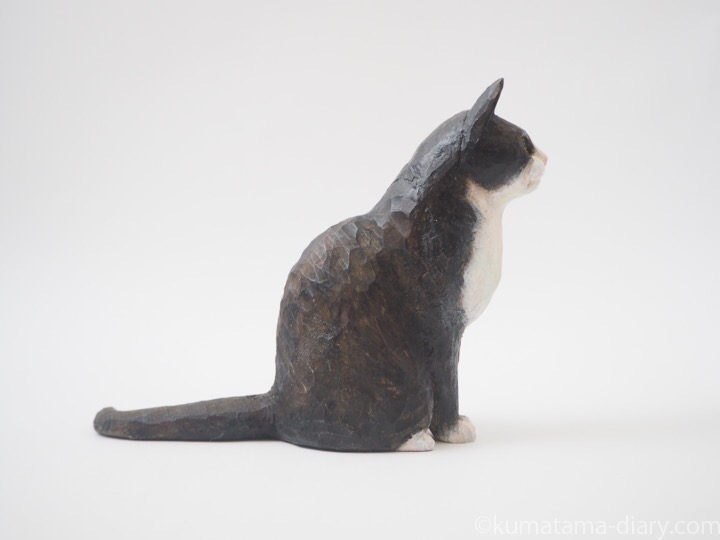 黒白猫木彫り猫右