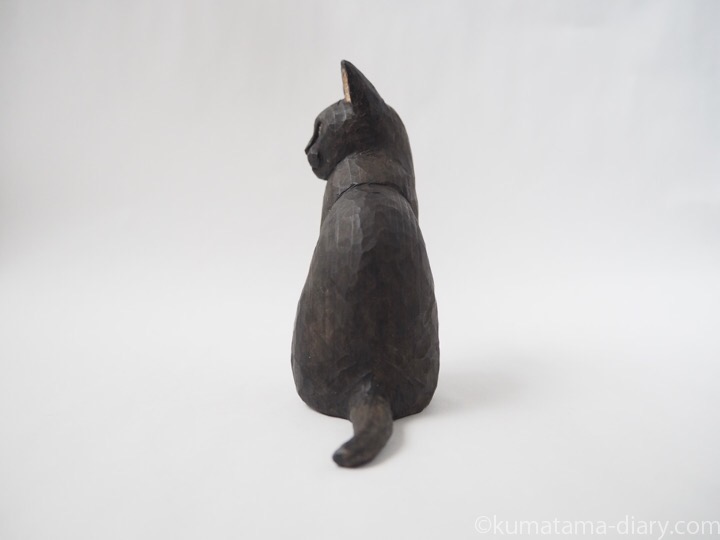 黒猫すずりさん木彫り猫