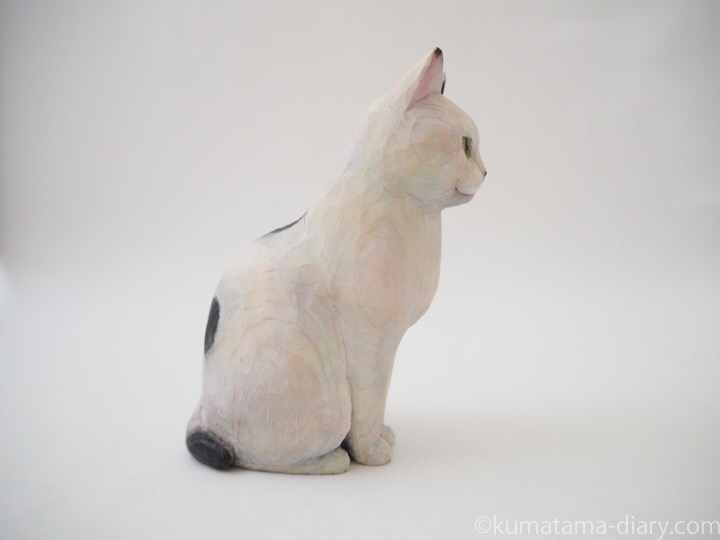 白黒猫さん木彫り猫右