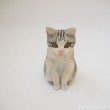 サバトラ白猫さん木彫り猫
