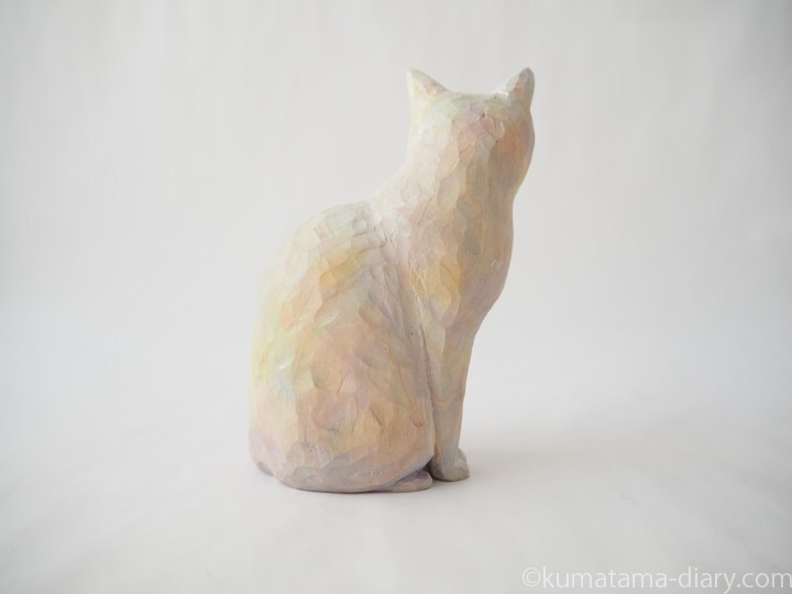 白猫さん木彫り猫
