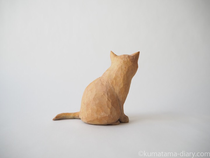 茶トラ猫さん木彫り猫