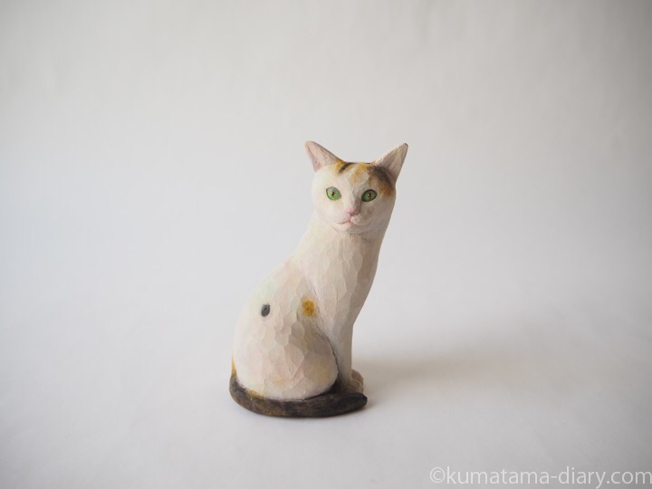 とび三毛さん木彫り猫