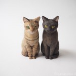 キジトラ猫さんと黒猫さんの姉妹を木彫りで作りました〜その2〜