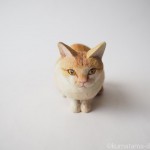 茶トラ白猫さんを木彫りで作りました