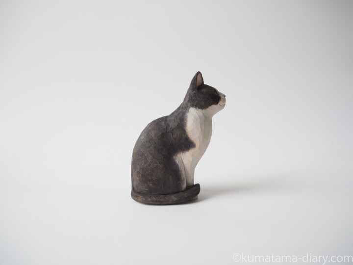 黒白猫さん木彫り猫右