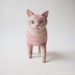 ピンクのしま模様の猫さんを木彫りで作りました