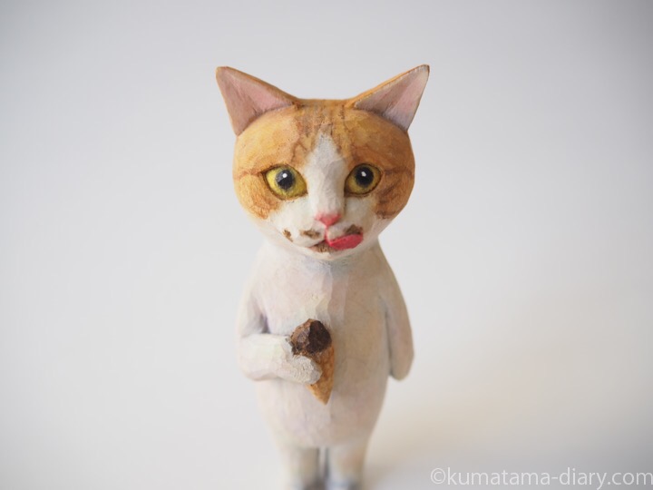 たまきアイス木彫り猫