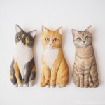 3匹の猫さんのマグネットを木彫りで作りました