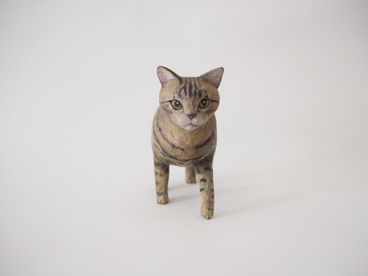 キジトラ猫木彫り猫