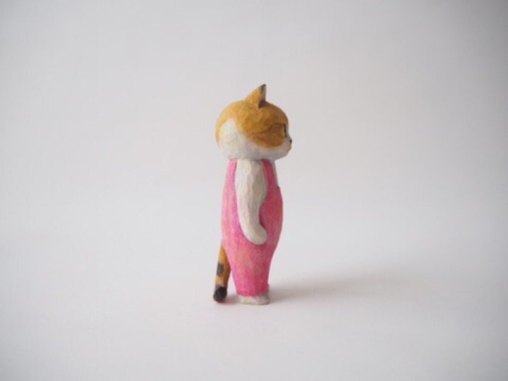 三毛猫木彫り猫タミィ右