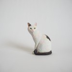 白黒猫さんを木彫りで作りました