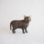 歩く黒猫さんを木彫りで作りました