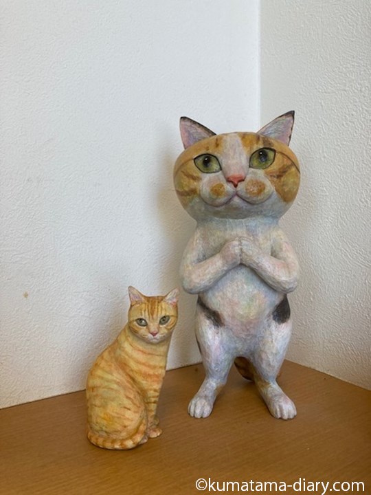 木彫り猫タミィとマロンさん