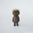 王冠くま木彫り猫