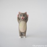 威嚇する猫さんを木彫りで作りました