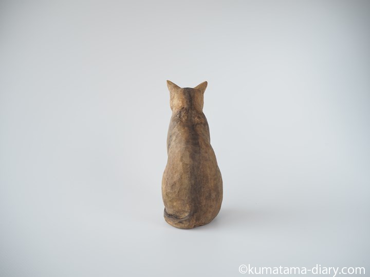 アビシニアン木彫り猫後ろ