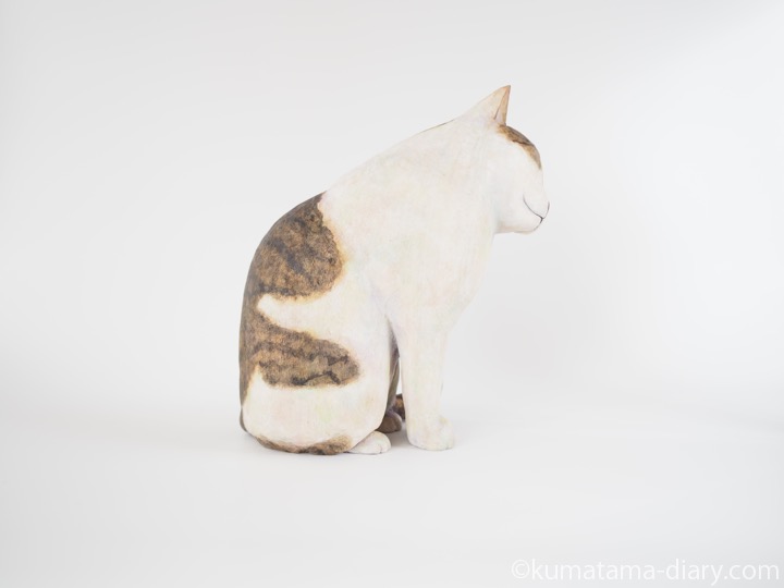 キジトラ白猫さん木彫り猫右