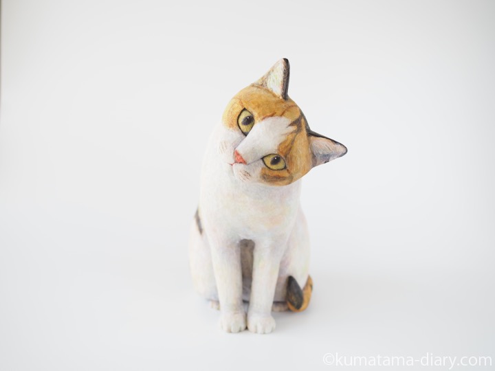 三毛猫さん木彫り猫