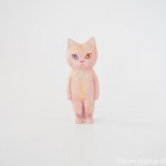 ピンク色の猫さんを木彫りで作りました