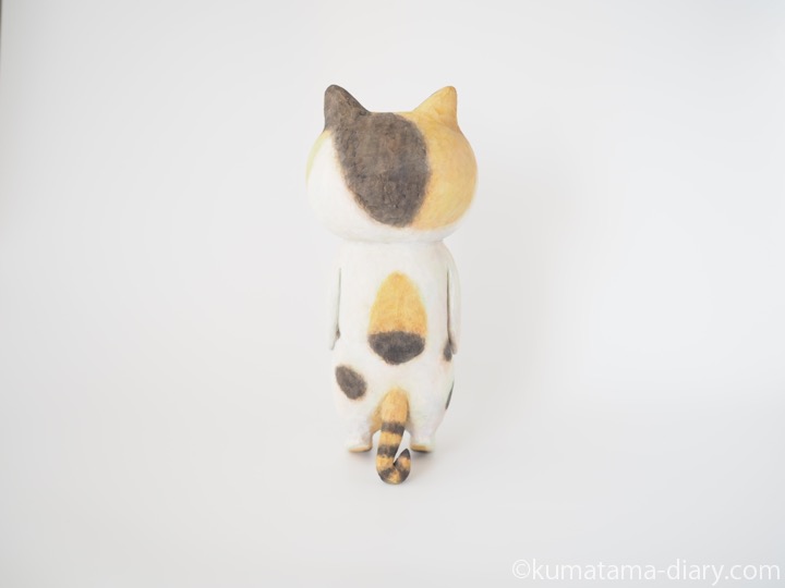 三毛猫タミィ木彫り猫