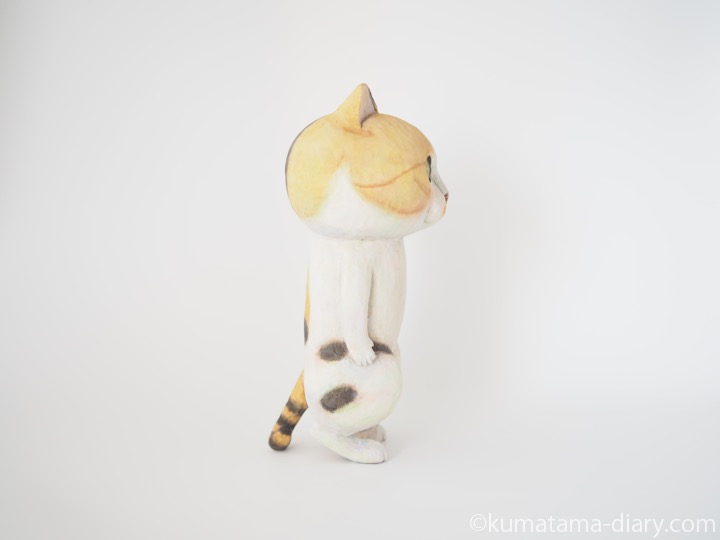 三毛猫タミィ木彫り猫
