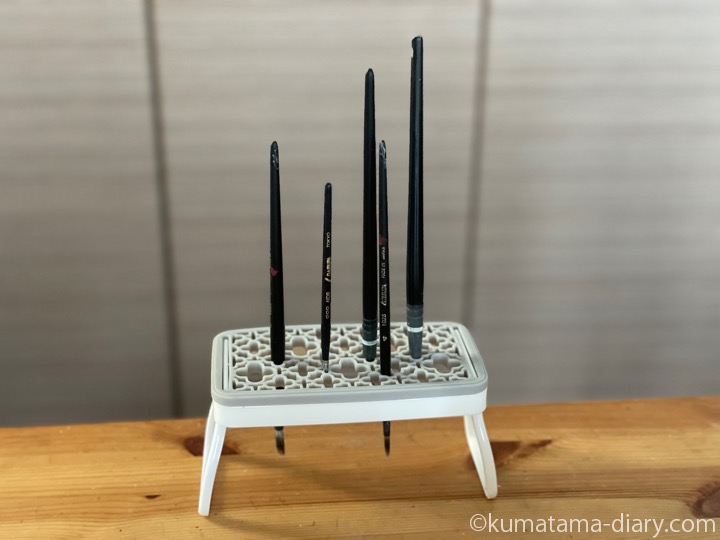 メイクブラシスタンド