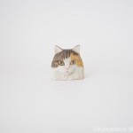 長毛猫さんのブローチを木彫りで作りました