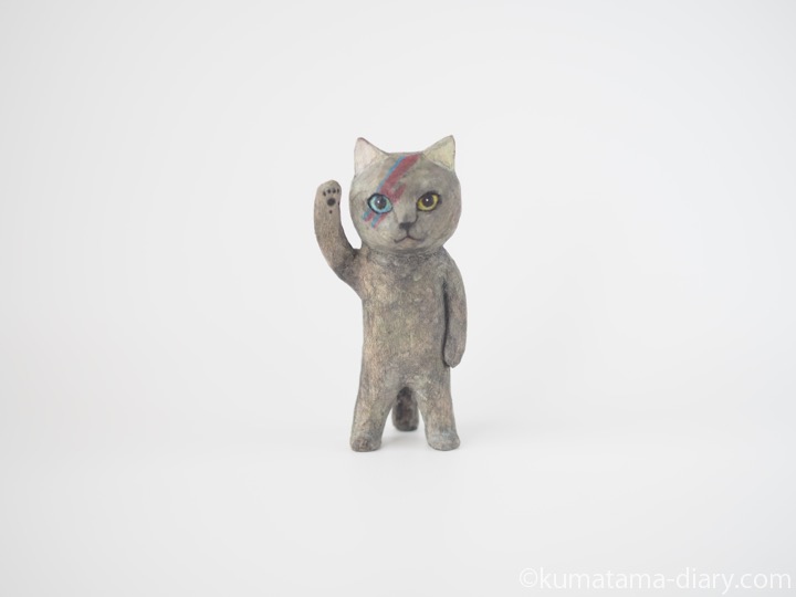 稲妻のペイントグレー猫さん木彫り猫