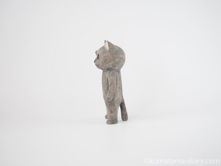 稲妻のペイントグレー猫さん木彫り猫