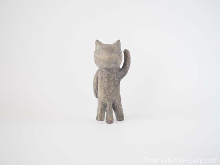 稲妻のペイントグレー猫さん木彫り猫