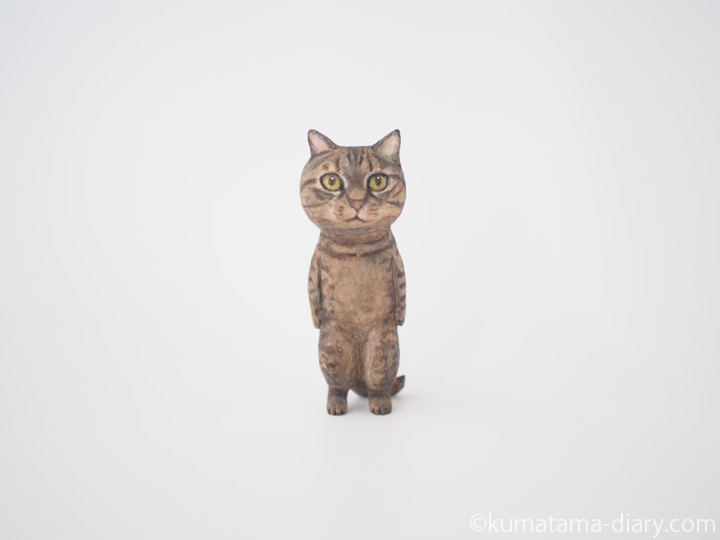 足長マンチカンさん木彫り猫