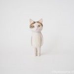 キレイな三毛猫さんを木彫りで作りました