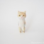 可愛らしいマンチカンさんを木彫りで作りました