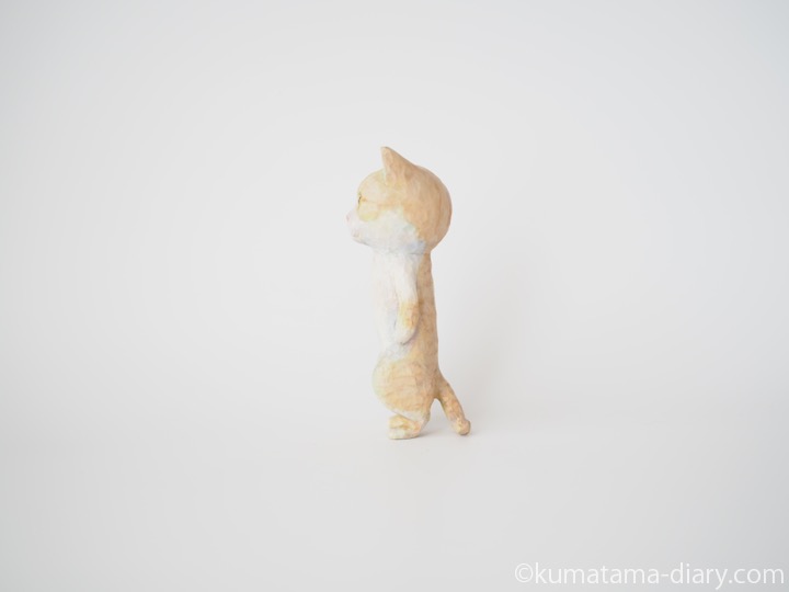 マンチカンさん木彫り猫左
