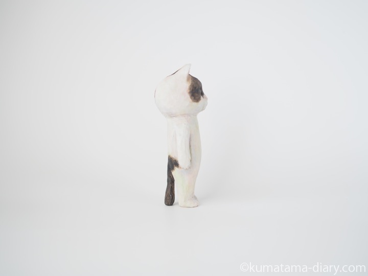 白黒猫さん木彫り猫右