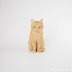 おちょぼ口の茶トラ猫さんを木彫りで作りました