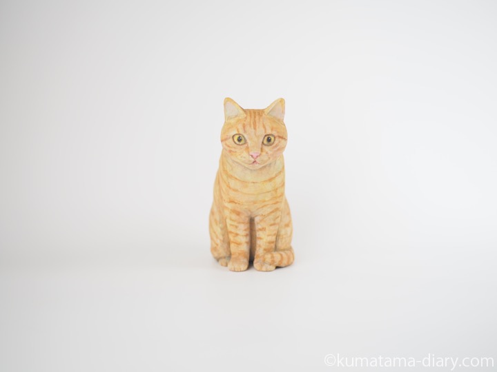 茶トラ猫さん木彫り猫
