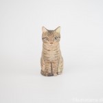 スリムで可愛いキジトラ猫さんを木彫りで作りました