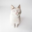 白黒猫さん木彫り猫