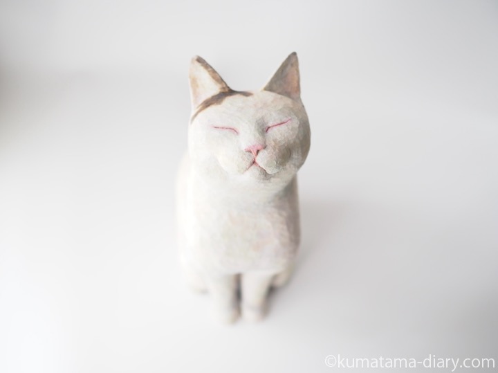 白黒猫さん木彫り猫