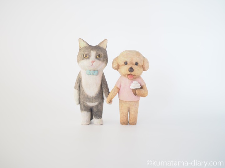 ブリティッシュさんトイプードルさん木彫り