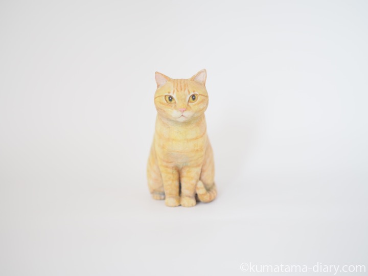 茶トラ猫さん木彫り猫